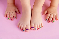 عوارض خطرناک لاک زدن برای کودکان زیر 7 سال