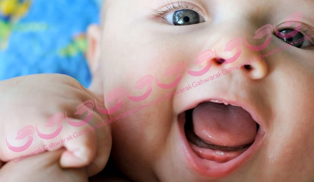 مشکلات کودک در هنگام دندان در آوردن چیست؟