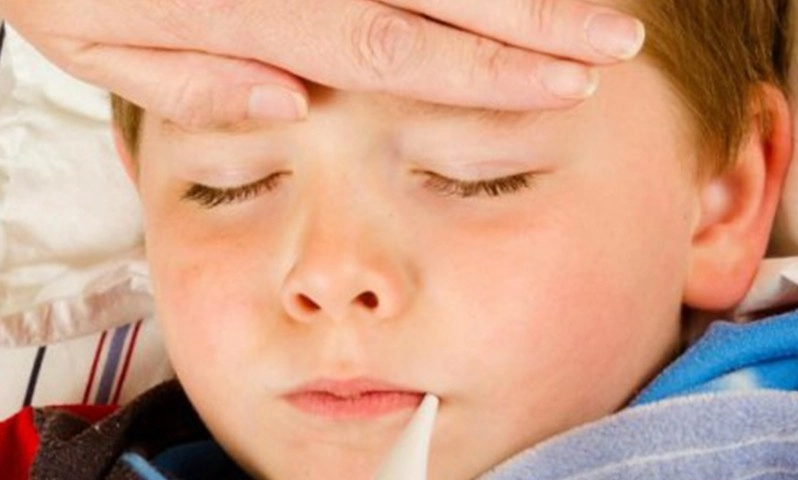 وقتی کودکم تب دارد