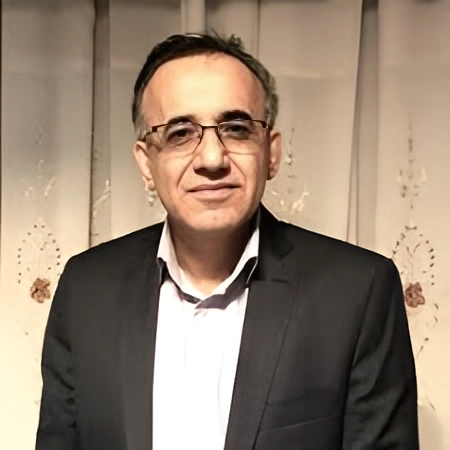 دکتر علی حسینی نسب در گهوارک