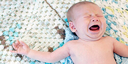 هنگامی که نوزاد ناخوش است چه باید کرد؟ | گهوارک