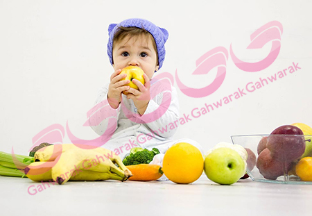 میوه دادن به نوزاد