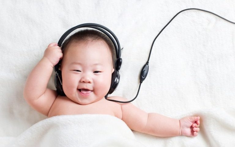 علت های ناشنوایی در کودکان