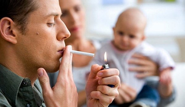 کشیدن سیگار ممنوع در کنار نوزاد