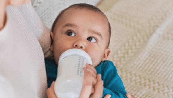 تغذیه نوزاد نارس با شیر خشک